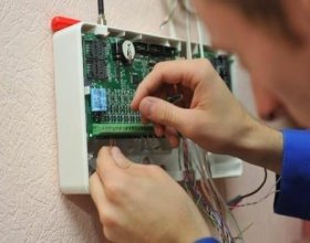 Установка охранной сигнализации